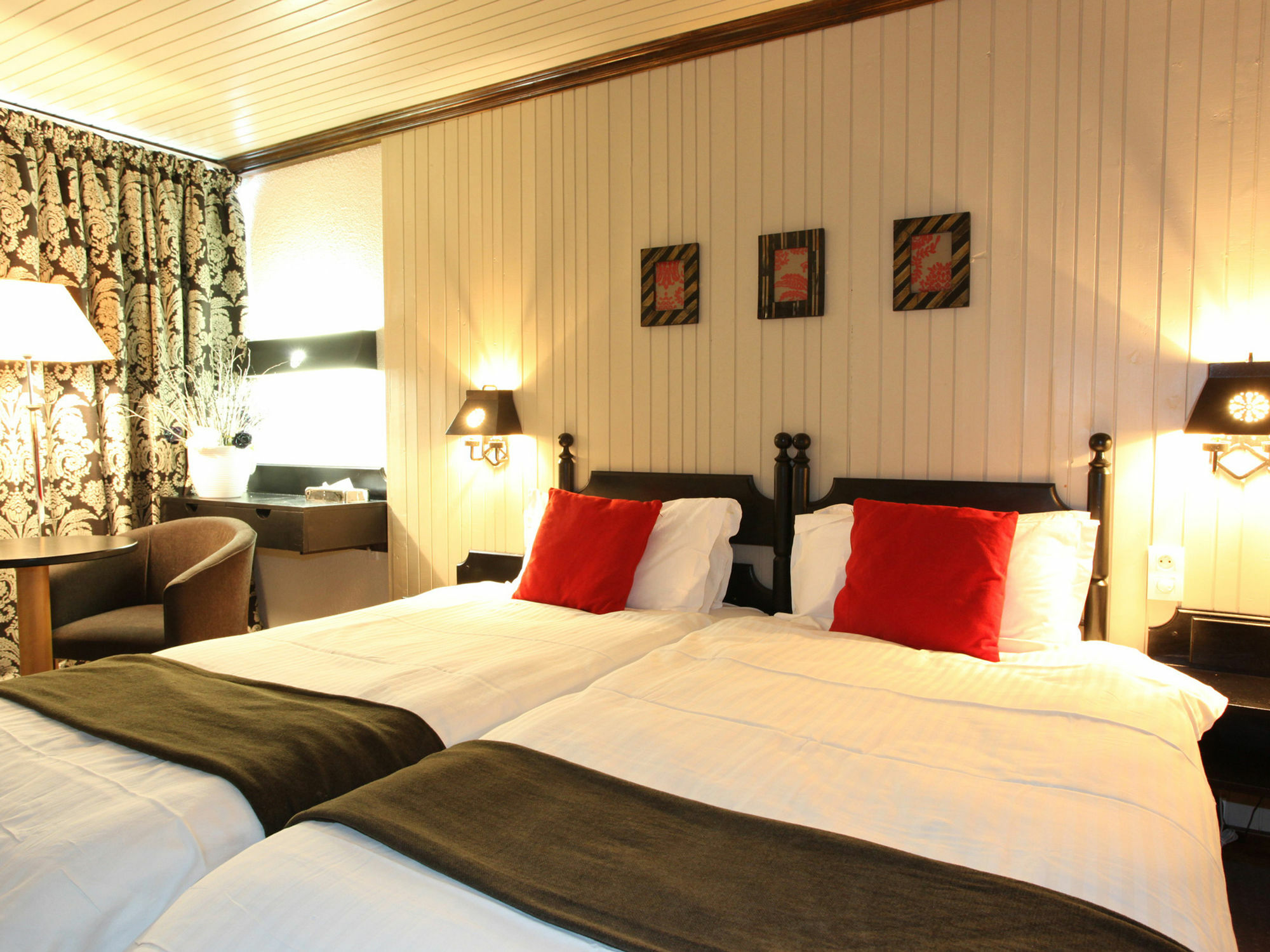 Chalet Hotel Le Val D'Isere ภายนอก รูปภาพ