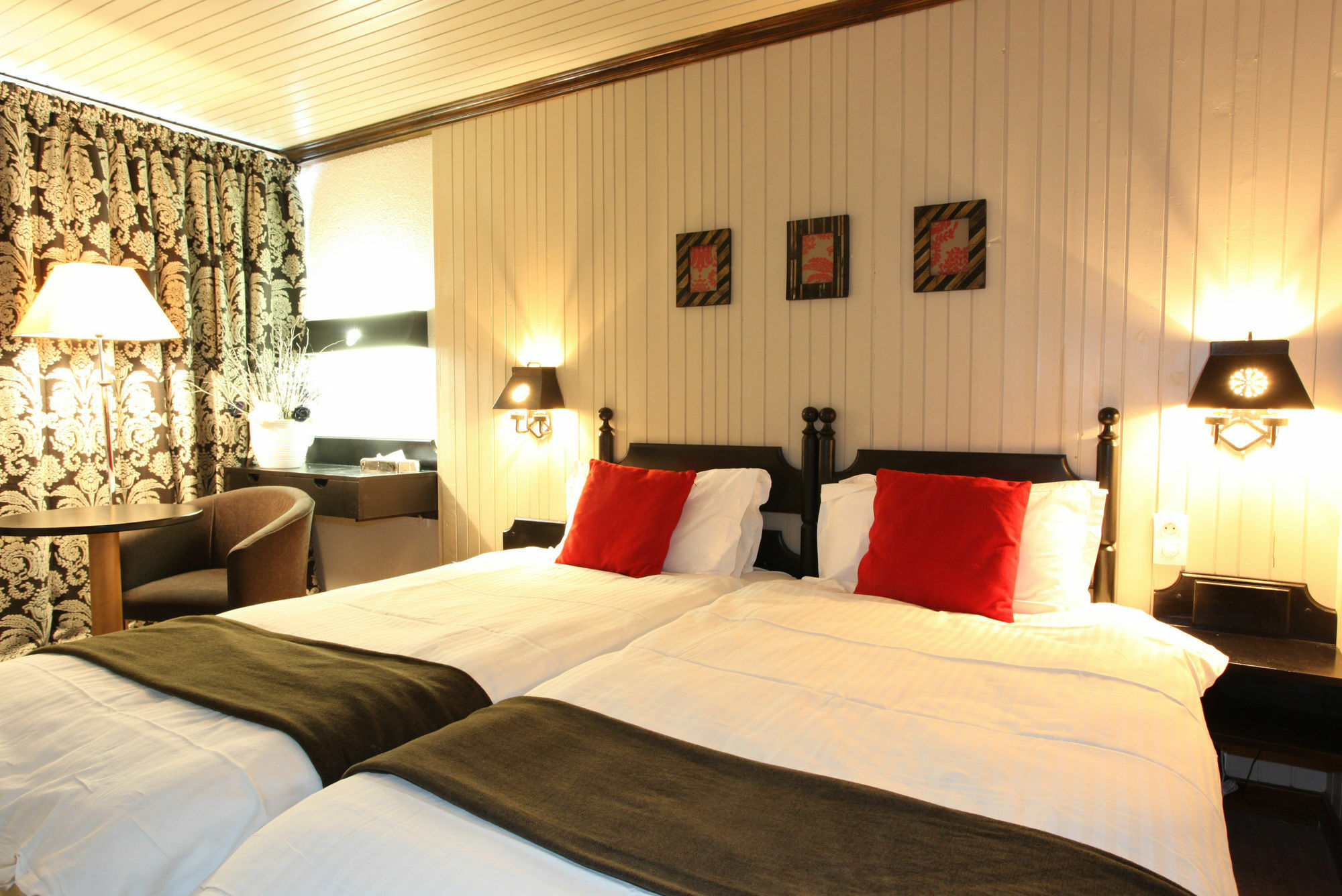 Chalet Hotel Le Val D'Isere ภายนอก รูปภาพ